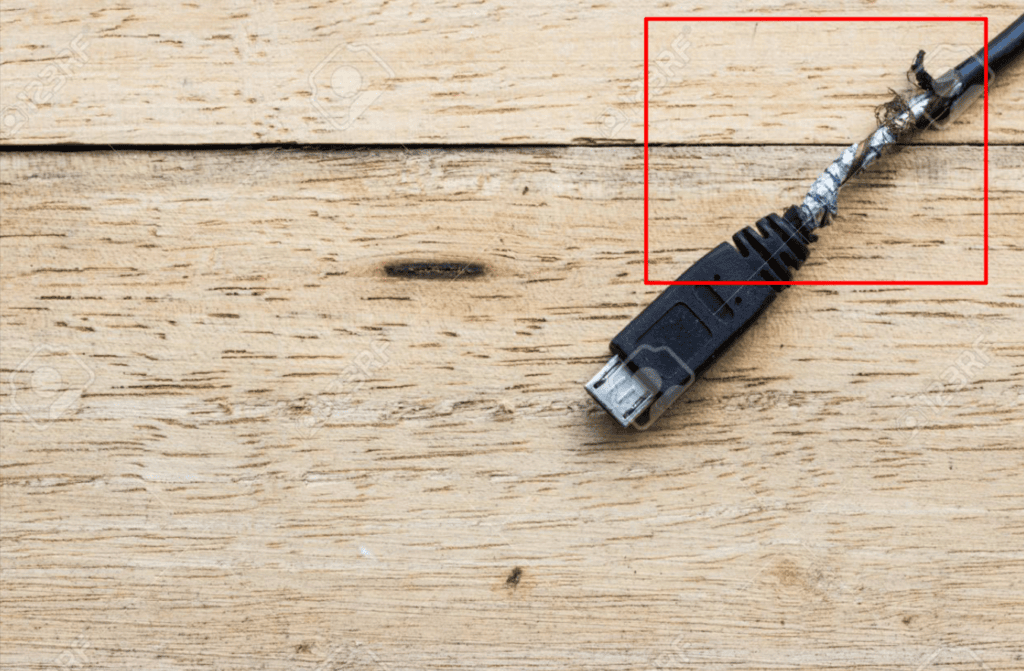 câble USB endommagé